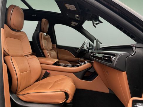 Used 2020 Lincoln Aviator Black Label w/ Dynamic Handling Package image 46