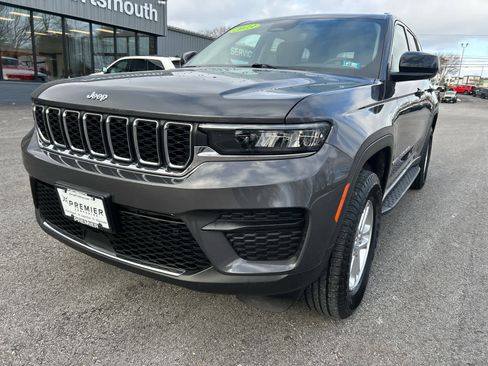 Used 2023 Jeep Grand Cherokee Laredo w/ Luxury Tech Group I image 16