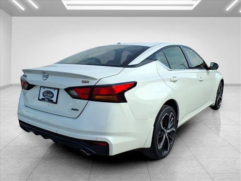 Used 2024 Nissan Altima 2.5 SR AWD/4WD image 10