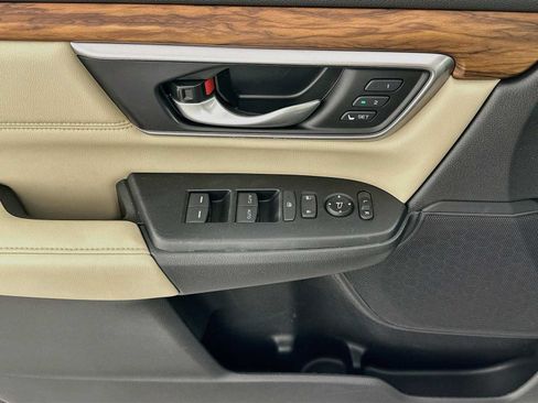 Used 2021 Honda CR-V Touring image 17