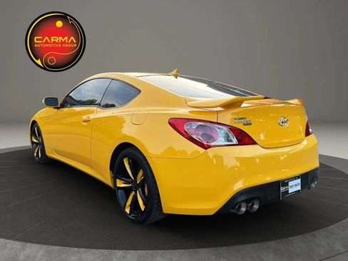 Used 2010 Hyundai Genesis 3.8 RWD image 3
