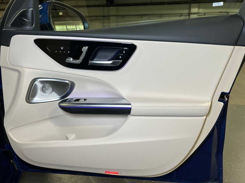 New 2025 Mercedes-Benz C 300 4MATIC Sedan image 10