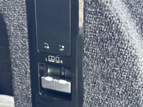 Certified 2024 Land Rover Range Rover SE image 7