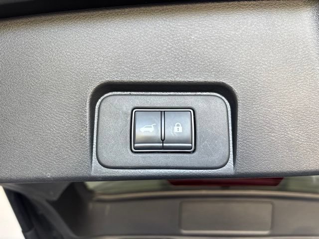 Used 2025 Nissan Rogue SV FWD image 28