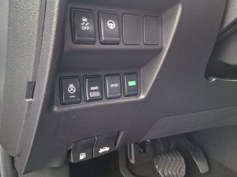 Certified 2022 Nissan Rogue Sport SL image 10