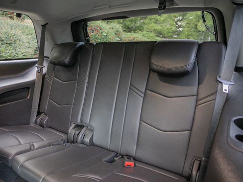 Used 2018 Cadillac Escalade 2WD image 24