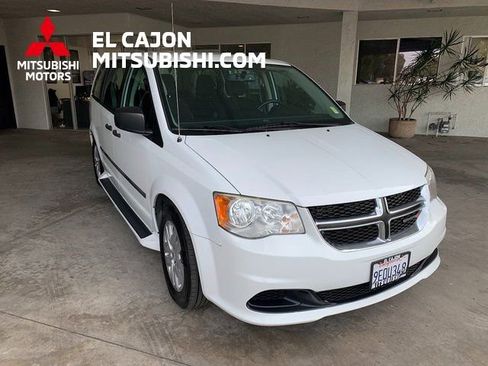 Used 2015 Dodge Grand Caravan American Value Package w/ UConnect Hands-Free Group FWD image 1