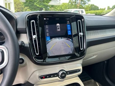 Used 2023 Volvo XC40 B4 Ultimate w/ Protection Package Premier FWD image 26