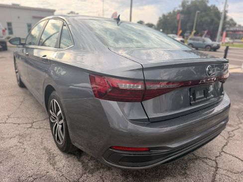 Used 2026 Volkswagen Jetta SE FWD image 9