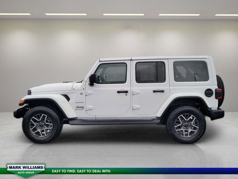 Used 2024 Jeep Wrangler Sahara w/ Safety Group image 12