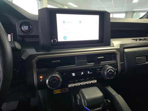Used 2024 Toyota Tacoma SR5 AWD/4WD image 24