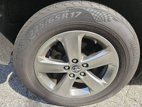 Used 2015 Toyota RAV4 XLE FWD image 29