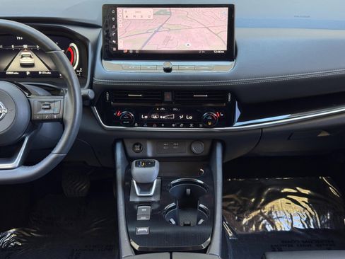 Used 2024 Nissan Rogue SL w/ SL Premium Package FWD image 23
