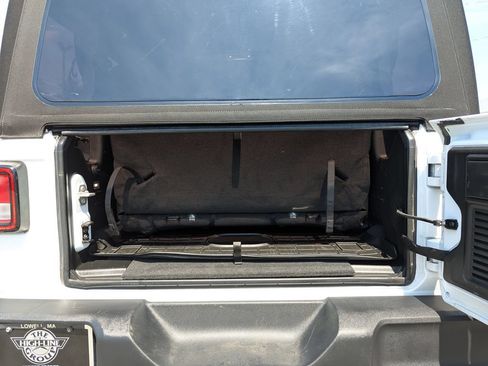 Used 2023 Jeep Wrangler Sport AWD/4WD image 39