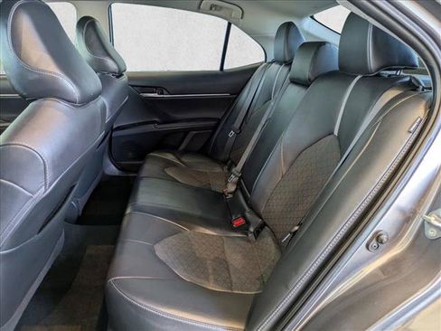 Used 2020 Toyota Camry XSE FWD image 18