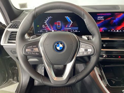 New 2026 BMW X5 xDrive50e w/ Climate Comfort Package AWD/4WD image 11