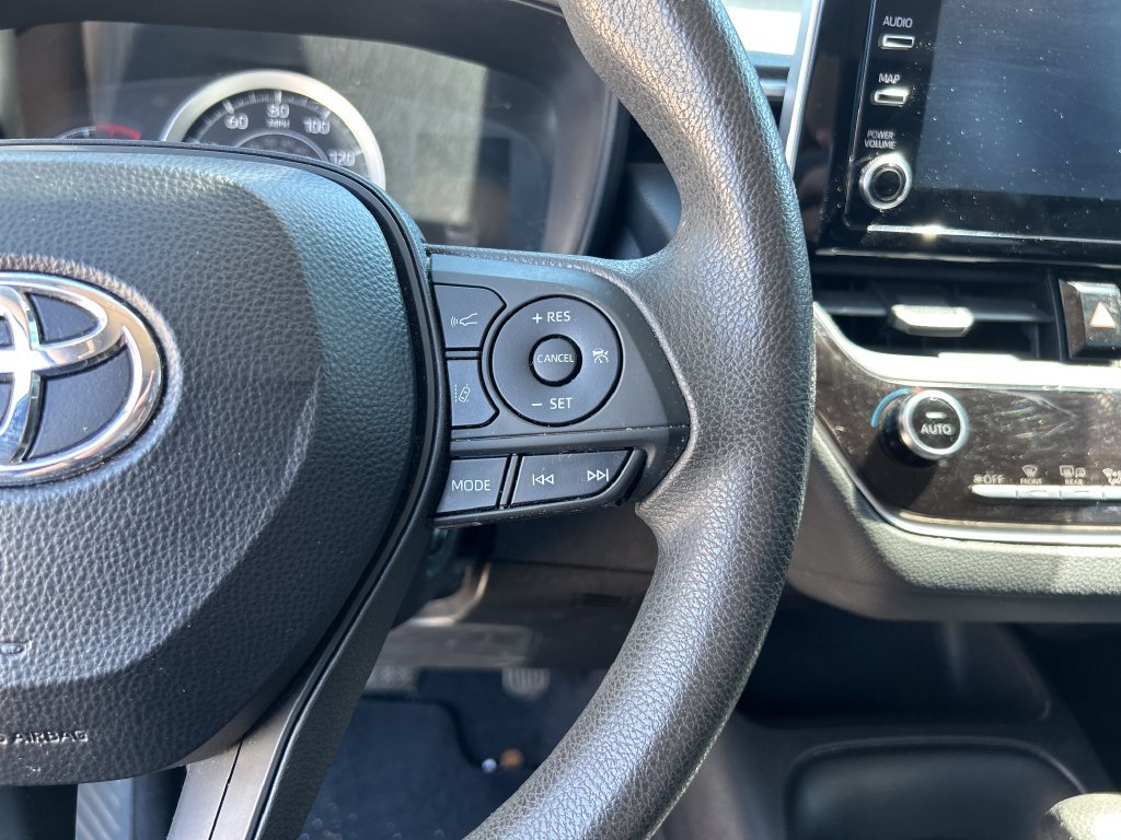 Used 2020 Toyota Corolla LE FWD image 22