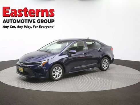 Used 2023 Toyota Corolla LE w/ Carpet Mat Package (TMS) FWD image 51