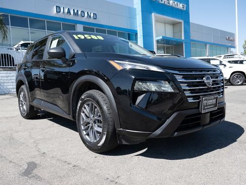 Used 2024 Nissan Rogue S AWD/4WD image 1