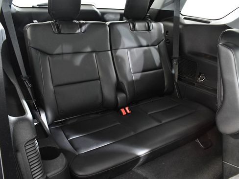 Used 2023 Ford Explorer XLT w/ Equipment Group 202A AWD/4WD image 20