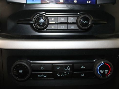 Used 2023 Ford F150 XLT image 32