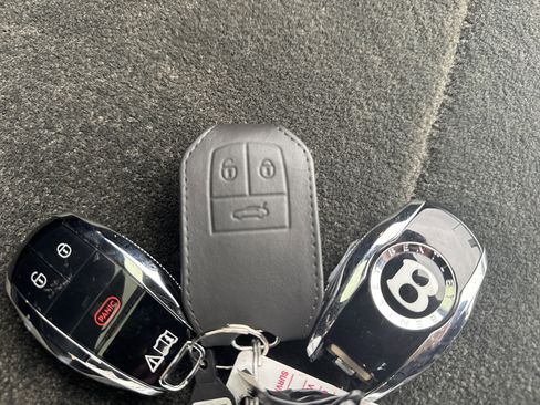 Used 2022 Bentley Bentayga image 29