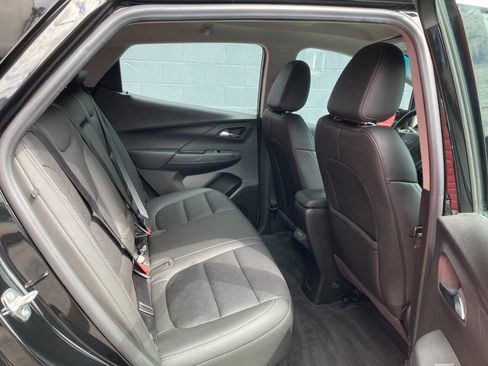 Used 2022 Chevrolet Bolt LT w/ Infotainment Package image 9