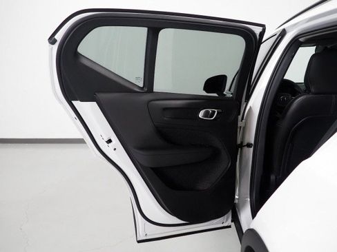 Used 2024 Volvo XC40 B5 Plus w/ Climate Package AWD/4WD image 55
