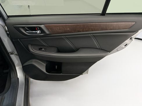 Used 2018 Subaru Outback 2.5i Limited AWD/4WD image 31