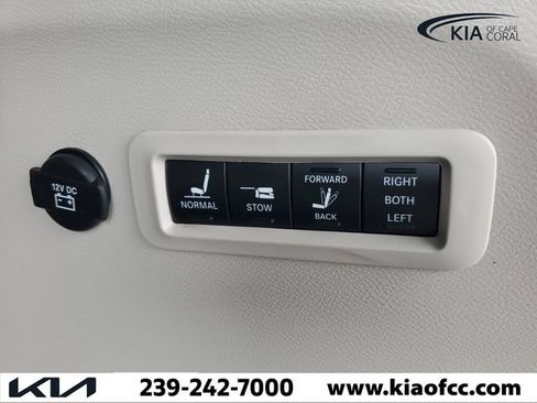 Used 2022 Chrysler Pacifica Limited FWD image 8