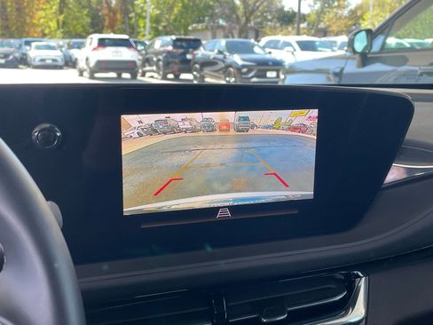 Used 2025 Buick Envista Sport Touring image 17