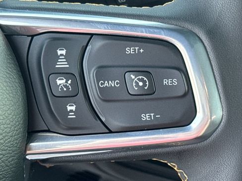 Used 2024 Jeep Wrangler Unlimited Sahara AWD/4WD image 32
