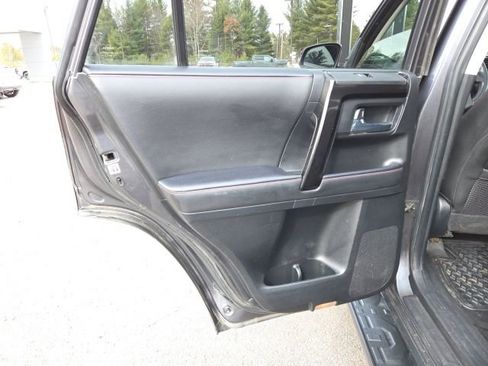 Used 2020 Toyota 4Runner TRD Off-Road image 42