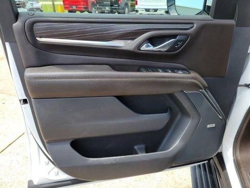 Used 2021 GMC Yukon Denali w/ Denali Premium Package image 28