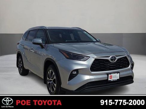 Certified 2024 Toyota Highlander XLE FWD image 1
