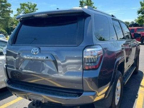 Used 2019 Toyota 4Runner SR5 AWD/4WD image 2