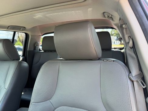 Used 2016 Nissan Frontier SL w/ Moonroof Package AWD/4WD image 27