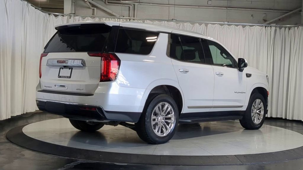 Used 2023 GMC Yukon SLT w/ SLT Premium Package AWD/4WD image 10