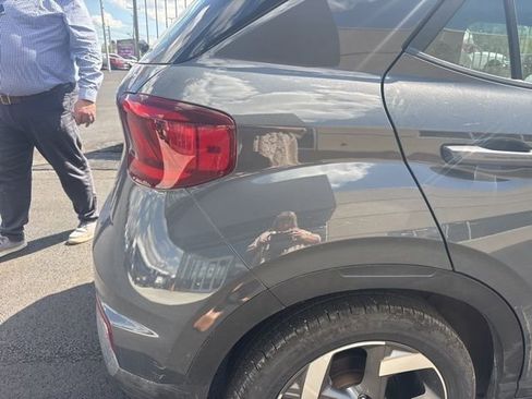 Used 2025 Hyundai Venue SEL FWD image 7