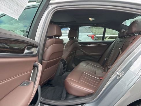 Used 2023 BMW M550i xDrive image 20