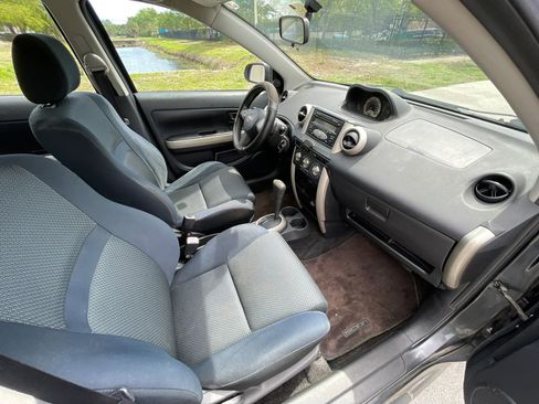 Used 2006 Scion xA Hatchback 4D image 25