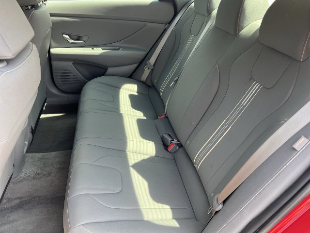 Used 2025 Hyundai Elantra SEL FWD image 36