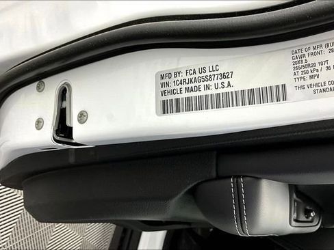 New 2025 Jeep Grand Cherokee L Altitude image 14