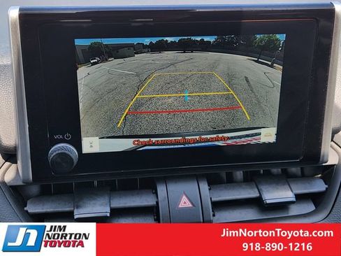 Used 2025 Toyota RAV4 XLE FWD image 19