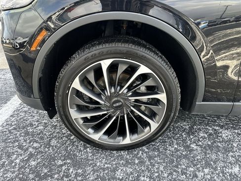 Used 2025 Lincoln Aviator Reserve image 10
