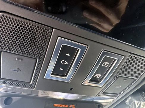 New 2026 Land Rover Defender 110 X-Dynamic SE image 25