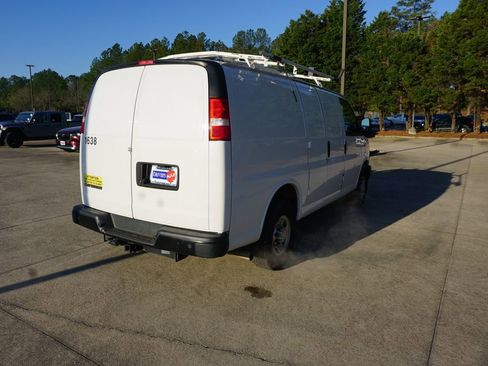 Used 2022 Chevrolet Express 2500 w/ Driver Convenience Package image 17