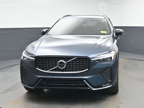 Used 2025 Volvo XC60 B5 Plus w/ Protection Package Premier image 3
