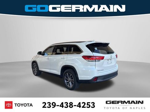 Used 2019 Toyota Highlander XLE FWD image 5