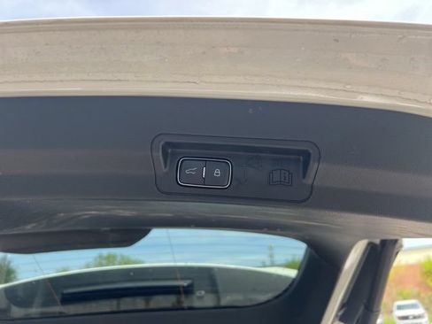 Used 2023 Ford Explorer XLT w/ Equipment Group 202A AWD/4WD image 15
